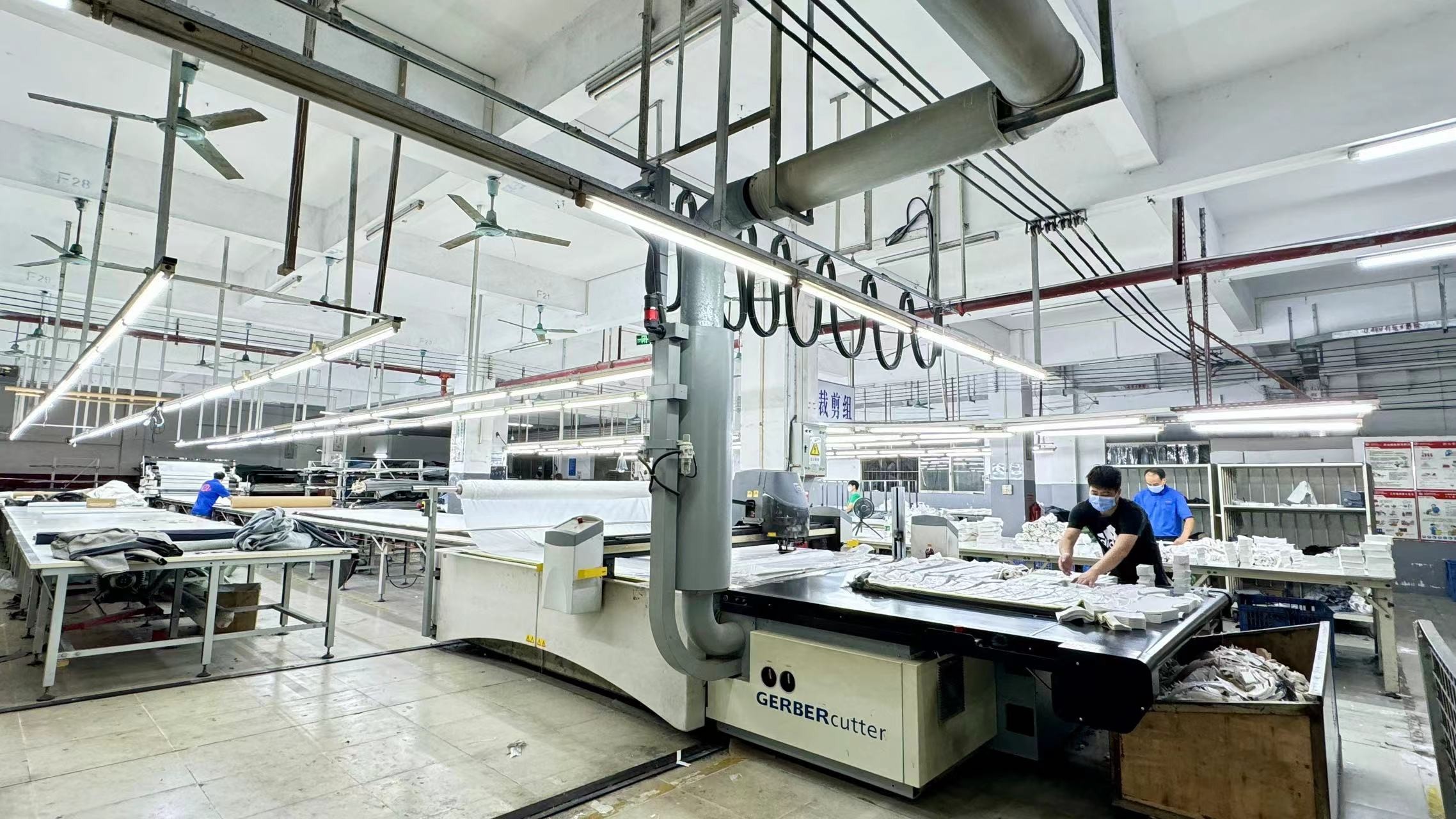 Guangdong Shunde Leka Clothing Design Co., Ltd خط تولید کارخانه